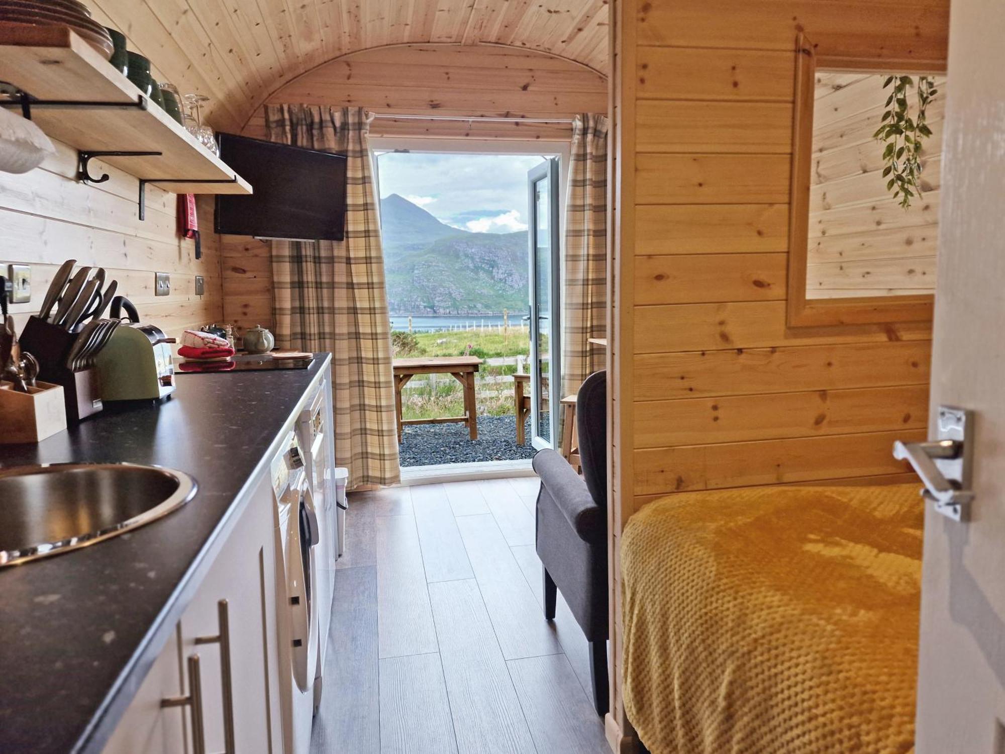 Апартаменты Gorse Gorgeous Glamping Hideaway Dundonnell Экстерьер фото